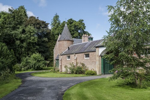 MONTEVIOT STABLES WEST - woodland trails and inspirational gardens, 4 bedroom