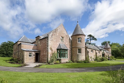 MONTEVIOT STABLES WEST - Waldwege und inspirierende Gärten, 4 Schlafzimmer