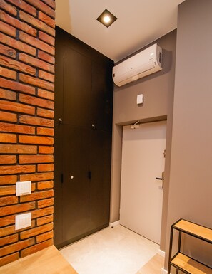 Deluxe Apartment, 1 Bedroom | Premium bedding, soundproofing, iron/ironing board, free WiFi - Apartamenty Diamond Estates (Kraków)