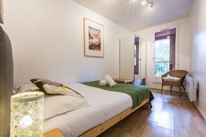 2 chambres, fer et planche à repasser, accès Internet, draps fournis