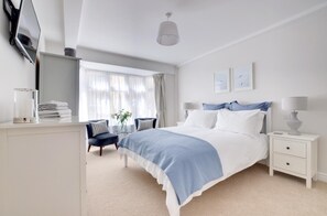 2 makuuhuonetta, silitysrauta/-lauta, vauvan matkasänky, ilmainen Wi-Fi