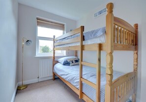 2 chambres, fer et planche à repasser, draps fournis