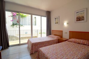 1 bedroom, in-room safe, iron/ironing board, free WiFi