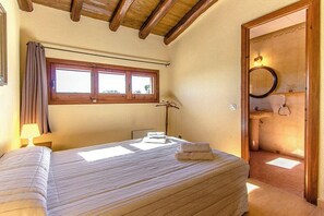 8 habitaciones, tabla de planchar con plancha y wifi gratis