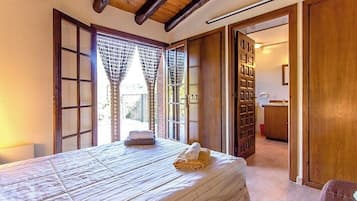 8 chambres, fer et planche à repasser, Wi-Fi gratuit, draps fournis