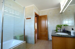 Bathtub