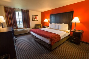 Desk, laptop workspace, iron/ironing board, free WiFi - Bridgeway Inn & Suites Portland Airport (Portland)