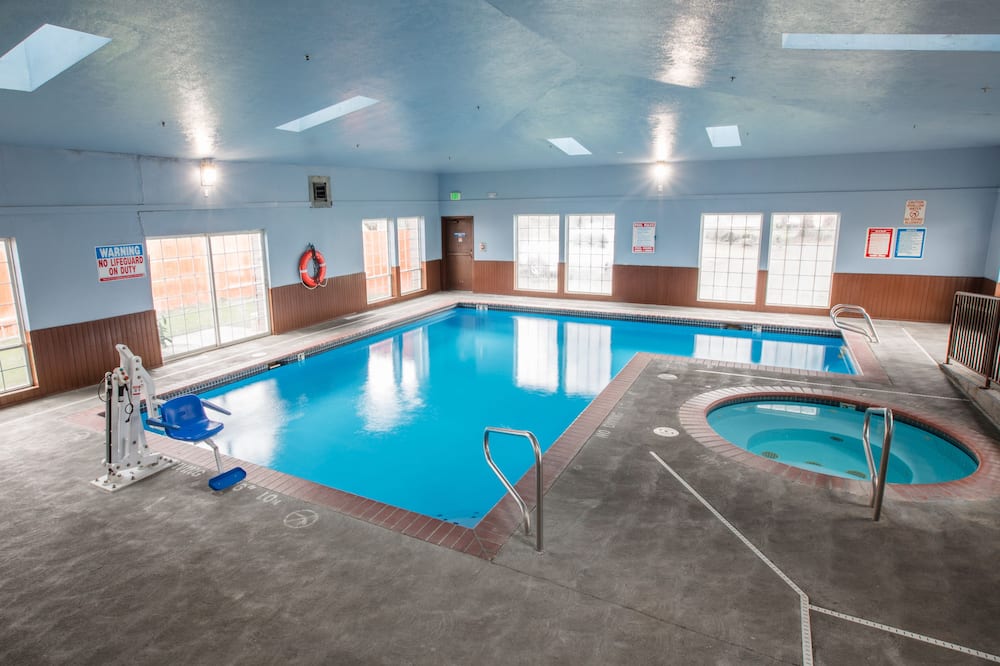 Bridgeway Inn & Suites Portland Airport