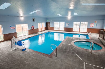 Bridgeway Inn & Suites Portland Airport