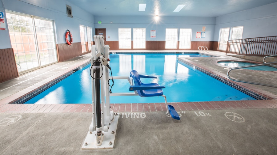 Bridgeway Inn & Suites Portland Airport