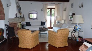 TV, fireplace - Tuscany Villa with Breathtaking View at Dotholiday (Civitella in Val di Chiana)
