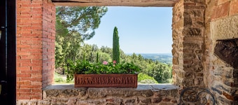 Tuscany Villa with Breathtaking View at Dotholiday