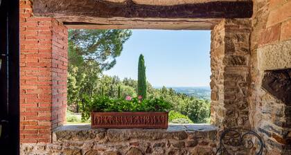 Toskana Villa mit atemberaubender Aussicht, Pool, großem Garten und Privatsphäre