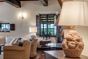 TV, fireplace - Tuscany Villa with Breathtaking View at Dotholiday (Civitella in Val di Chiana)