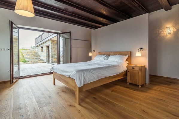 3 bedrooms, free WiFi, bed sheets