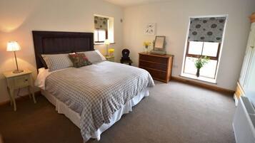 5 chambres, fer et planche Ă repasser, accĂšs Internet