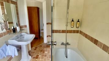 Combined shower/bathtub, hair dryer