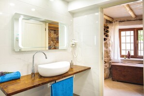 Shower, hair dryer, towels - Villa Giulia with private pool, near Dubrovnik.  (Cilipi)
