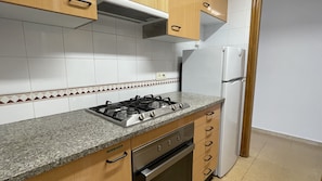 Fridge, microwave, oven, coffee/tea maker