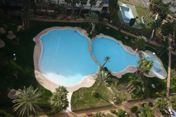 Piscina interna, piscina aquecida