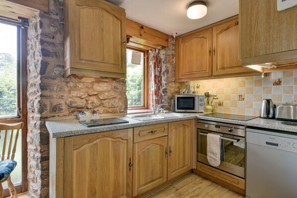 Mikrowelle, Ofen, Geschirrspüler