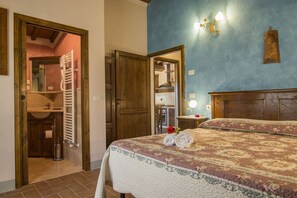 2 bedrooms, free WiFi, bed sheets - Under the Chianti Sun at Marioli (Bucine)