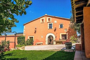 Exterior - Country Chateau for 22 persons - close to Sitges! (Castellet i la Gornal)