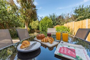 Outdoor dining - 3 Bed in Braunton (oc-salar) (Georgeham)
