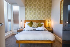 1 soverom, strykejern/-brett, internettilgang og sengetøy