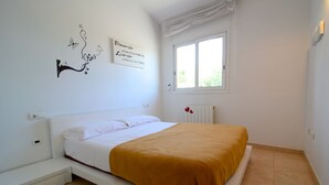 2 bedrooms, iron/ironing board, bed sheets - TRIAS PLAÇA (Pals)