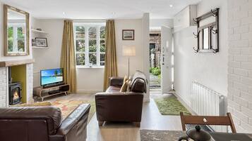 TV, fireplace, DVD player