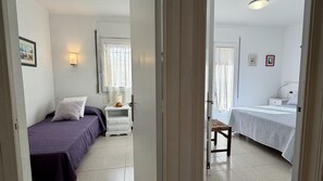 3 slaapkamers, een strijkplank/strijkijzer, beddengoed