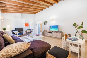 Smart TV, DVD player, ping pong - Villa Marilen Petit - Three Bedroom Villa, Sleeps 6 (Pollença)