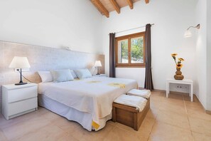 3 bedrooms, WiFi, bed sheets - Villa Marilen Petit - Three Bedroom Villa, Sleeps 6 (Pollença)