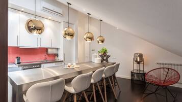 Kühlschrank, Ofen, Herdplatte, Geschirrspüler