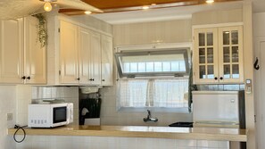 Fridge, oven, coffee/tea maker, toaster - GRAN SOL B 303 2D (L'Escala)