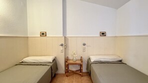 2 bedrooms, iron/ironing board, free WiFi, bed sheets - GRAN SOL B 303 2D (L'Escala)