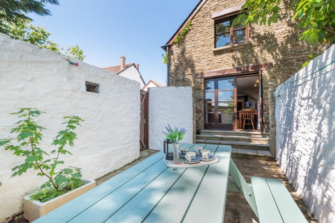 屋外ダイニングエリア