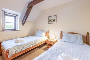 4 bedrooms, iron/ironing board, travel cot, free WiFi