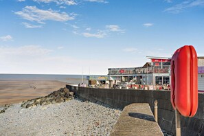 Beach - 4 Bed in Westward Ho! (oc-n1623) (Westward Ho!)