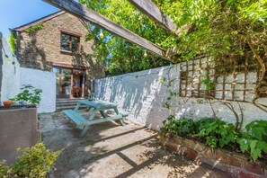 Outdoor dining - 4 Bed in Westward Ho! (oc-n1623) (Westward Ho!)