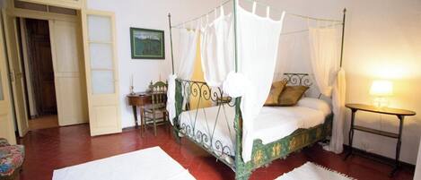 15 Schlafzimmer, BĂŒgeleisen/BĂŒgelbrett, kostenloses WLAN, BettwĂ€sche