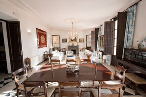 Dining - Impressive and Idyllic mansion for up to 40 people! (Banyeres del Penedès)