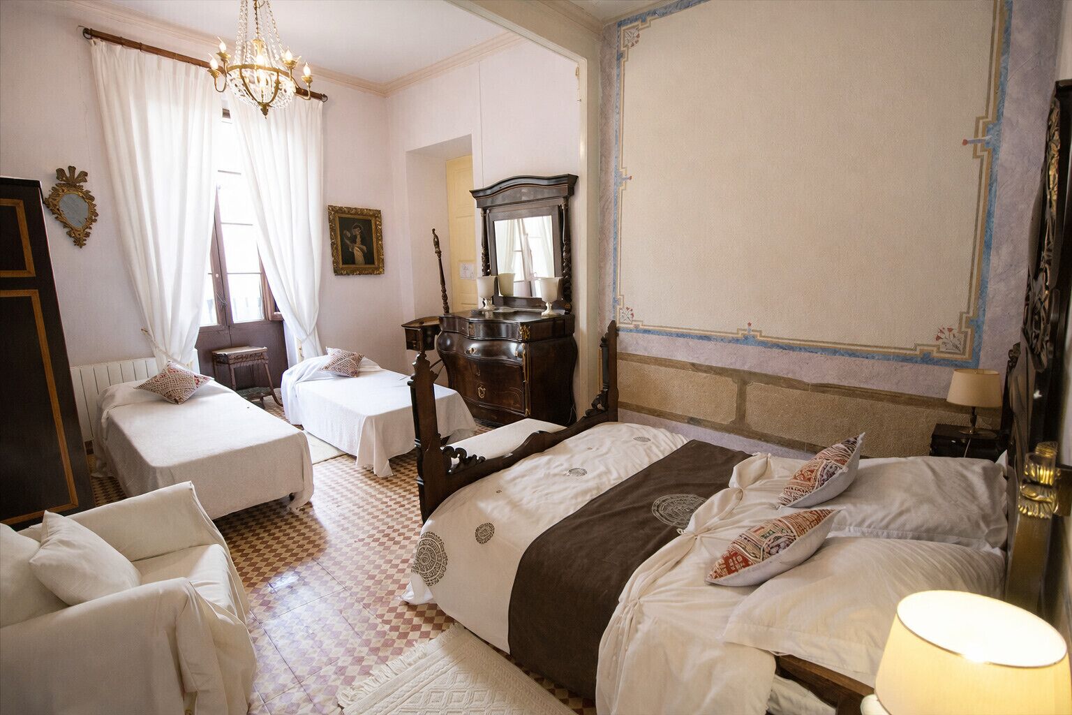 15 bedrooms, iron/ironing board, free WiFi, bed sheets