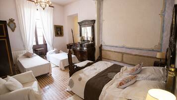 15 bedrooms, iron/ironing board, free WiFi, bed sheets