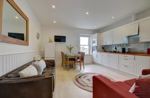 TV, DVD player - 3 Bed in Woolacombe (oc-18drif) (Woolacombe)