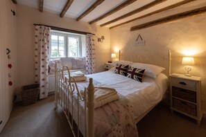 2 bedrooms, iron/ironing board, free WiFi, bed sheets - Enchanting Grade II listed,Log Burner,allocated parking,town centre but secluded (Bourton-on-the-Water)