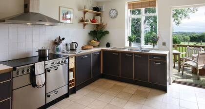 Upper Mowley - a spacious farmhouse sleeping sixteen guests