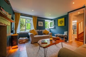 TV, fireplace, stereo