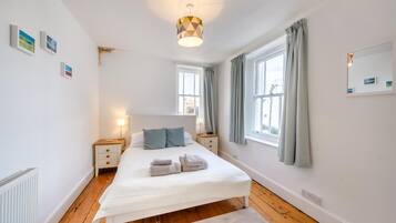 3 chambres, fer et planche à repasser, lit parapluie, Wi-Fi gratuit